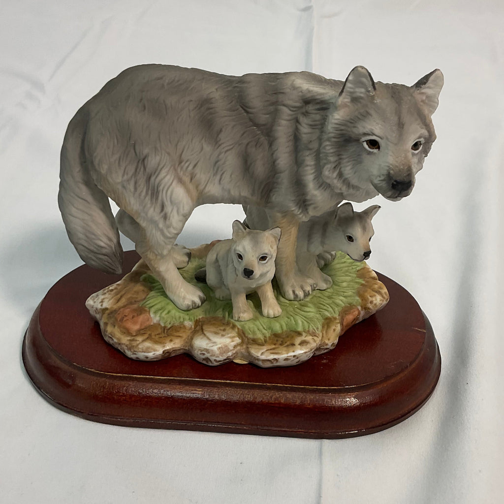 Grey Wolves Vintage 1995 Masterpiece Porcelain Homco Endangered Species Series