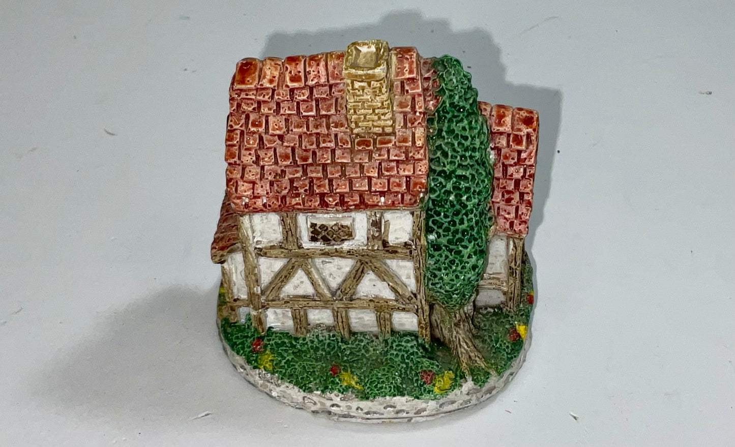 1994 David Winter Gardeners Cottage