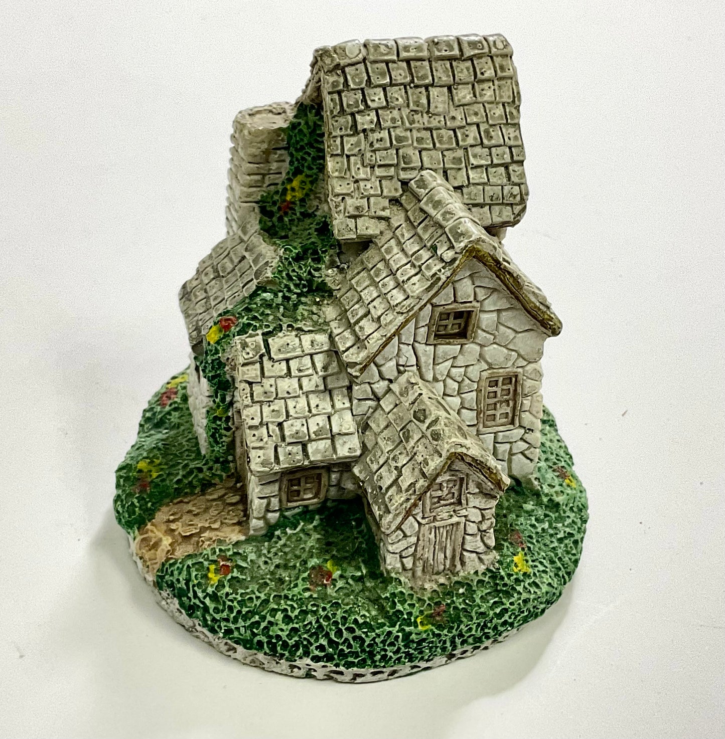 David Winter Cottage Secret Shebeen from the Irish Collection&nbsp;