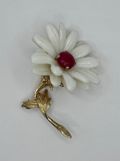 Daisy Flower Figure Brooch Pin
