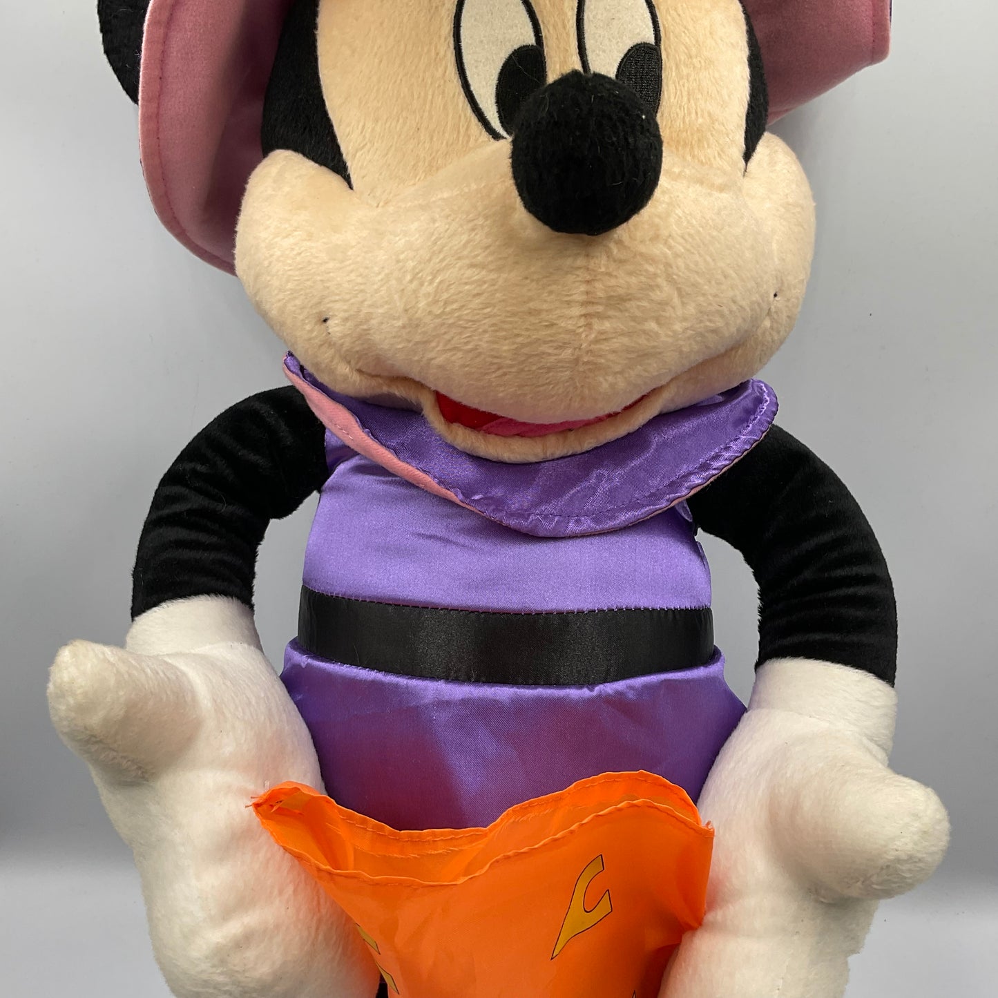 Gemmy Disney’s Halloween Minnie Mouse Plush Porch Greeter 25 inches Tall