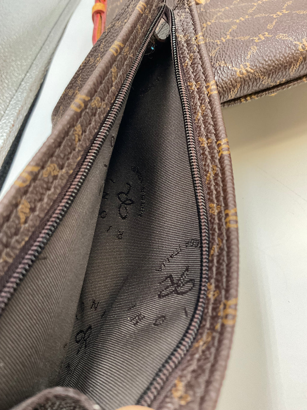 Rioni Moda Italia Tote Traveler Bag Espresso Brown Monogram STN-20033