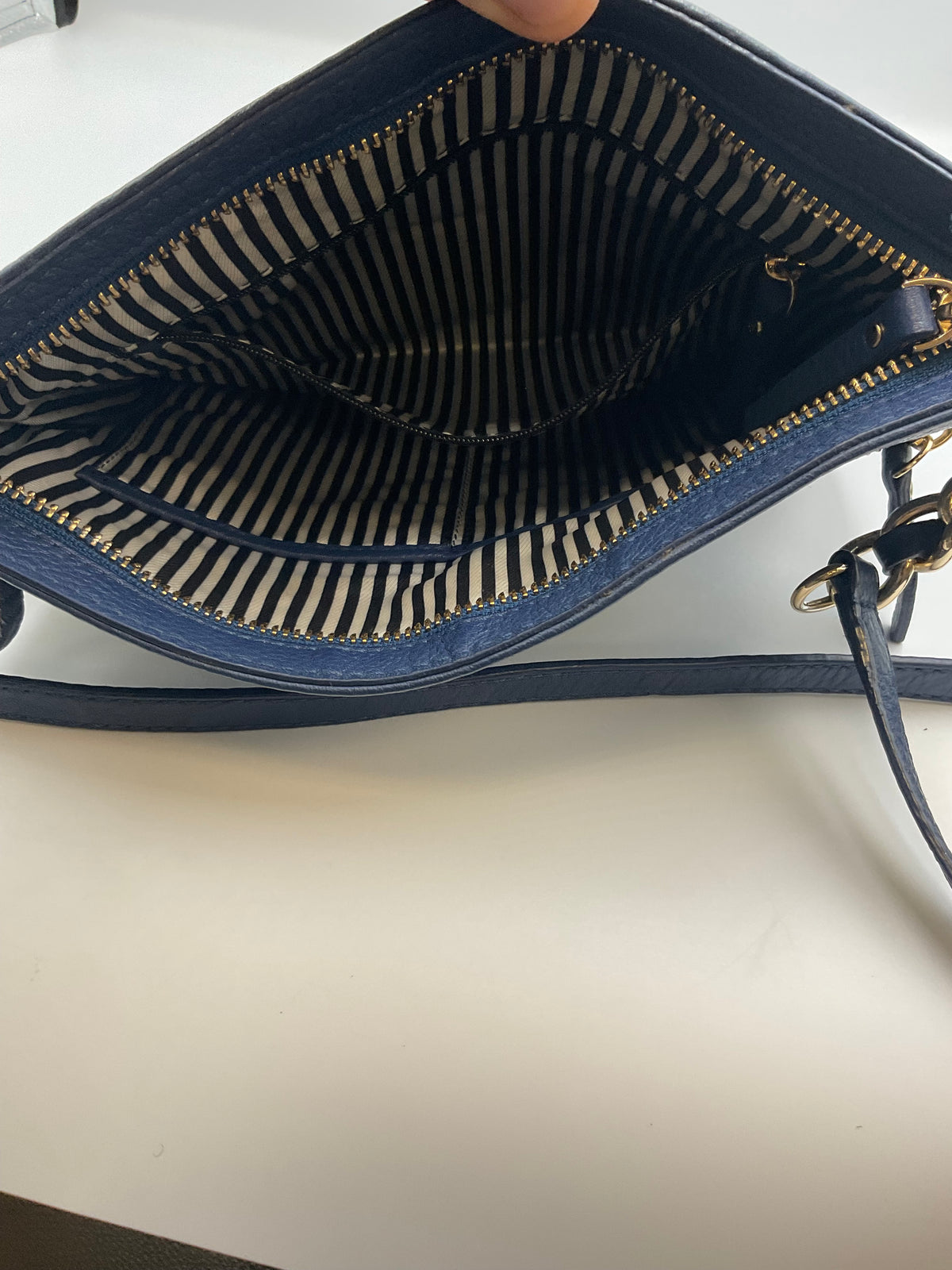 Kate Spade New York Jackson Street Melisse Leather Crossbody Bag in the Horizon Blue (navy) colorway
