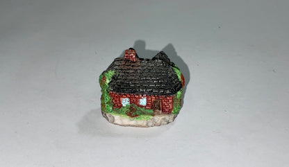 Irish Heritage Collection Miniature Cottage