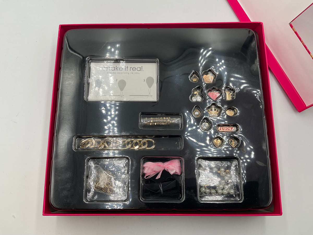 Juicy Couture Charm Bracelet Gift set w/ box
