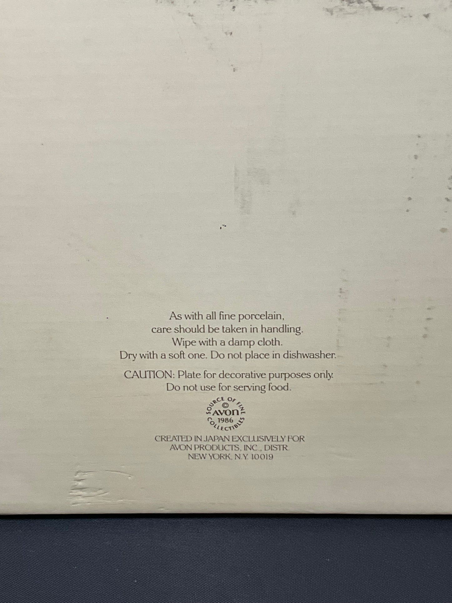 Avon Classic 14K Gold Trim Porcelain Wedding Plate Vintage 1986 in Original Box