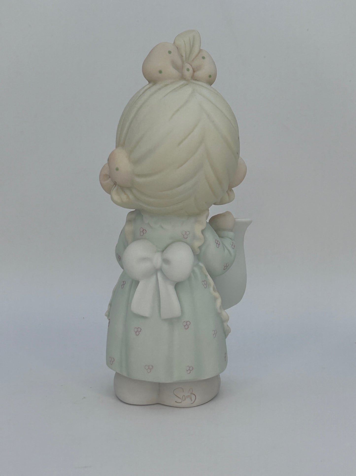 Precious Moments Vintage 1992 But The Greatest of These Is Love Figurine