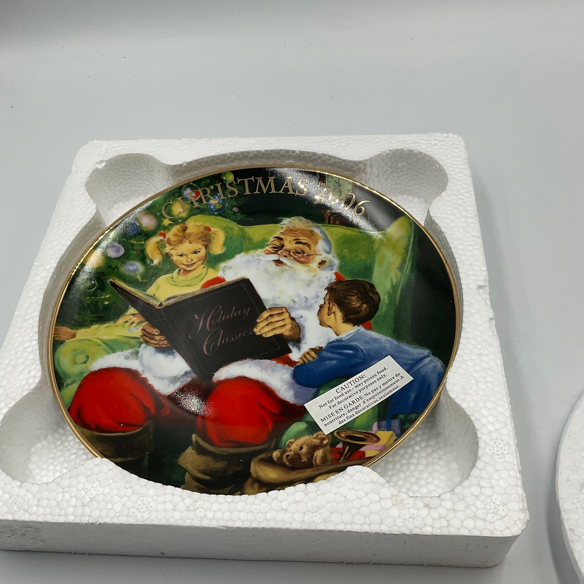 2006 Avon “Storytime With Santa” Christmas Plate