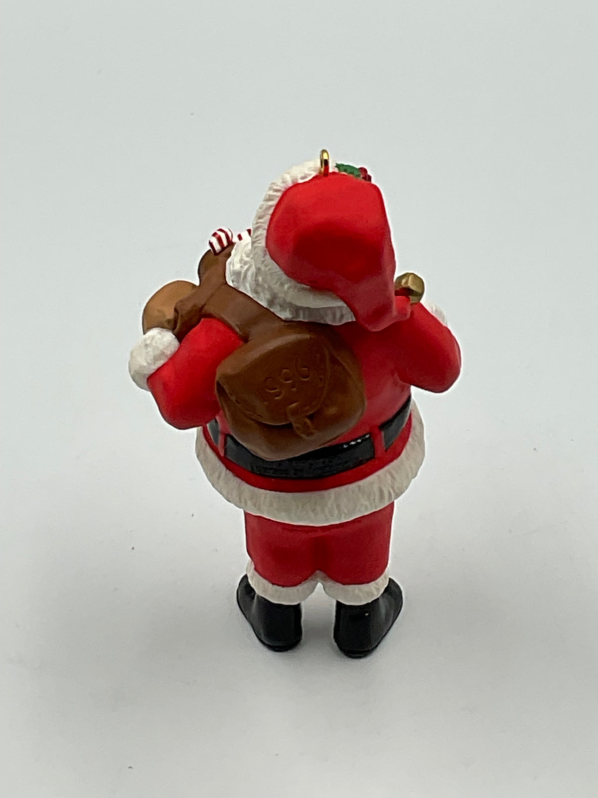 1996 Hallmark Ornament Collector’s Club Membership Ornament Santa Claus Figurine