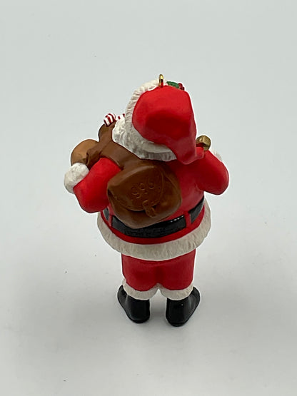 1996 Hallmark Ornament Collector’s Club Membership Ornament Santa Claus Figurine
