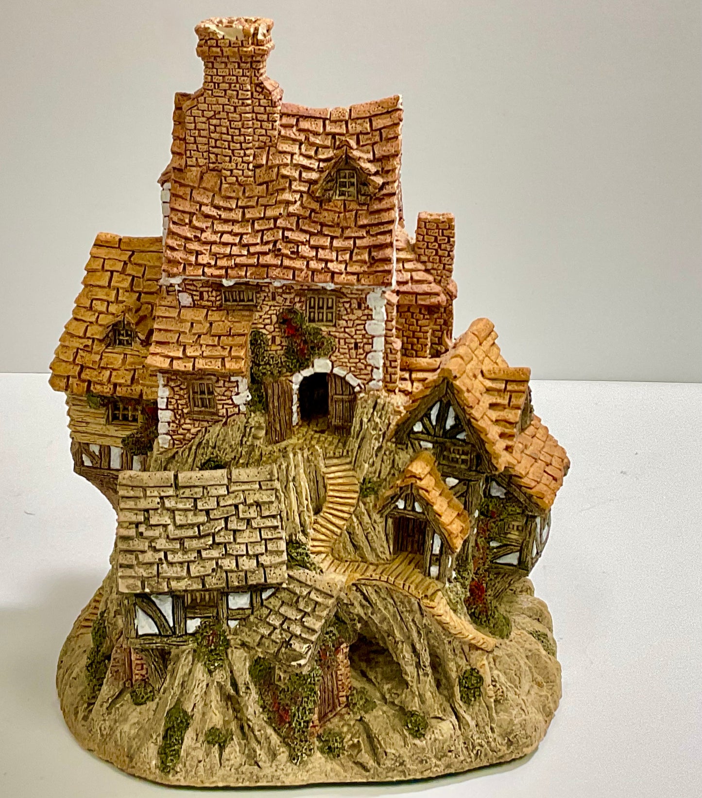 David Winter Cottage The house on Top 1982 Main Collection