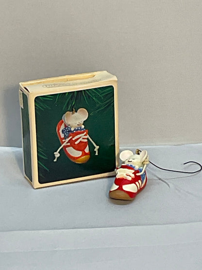 1983 Hallmark Keepsake Christmas Ornament Sneaker Mouse Vintage w/Box
