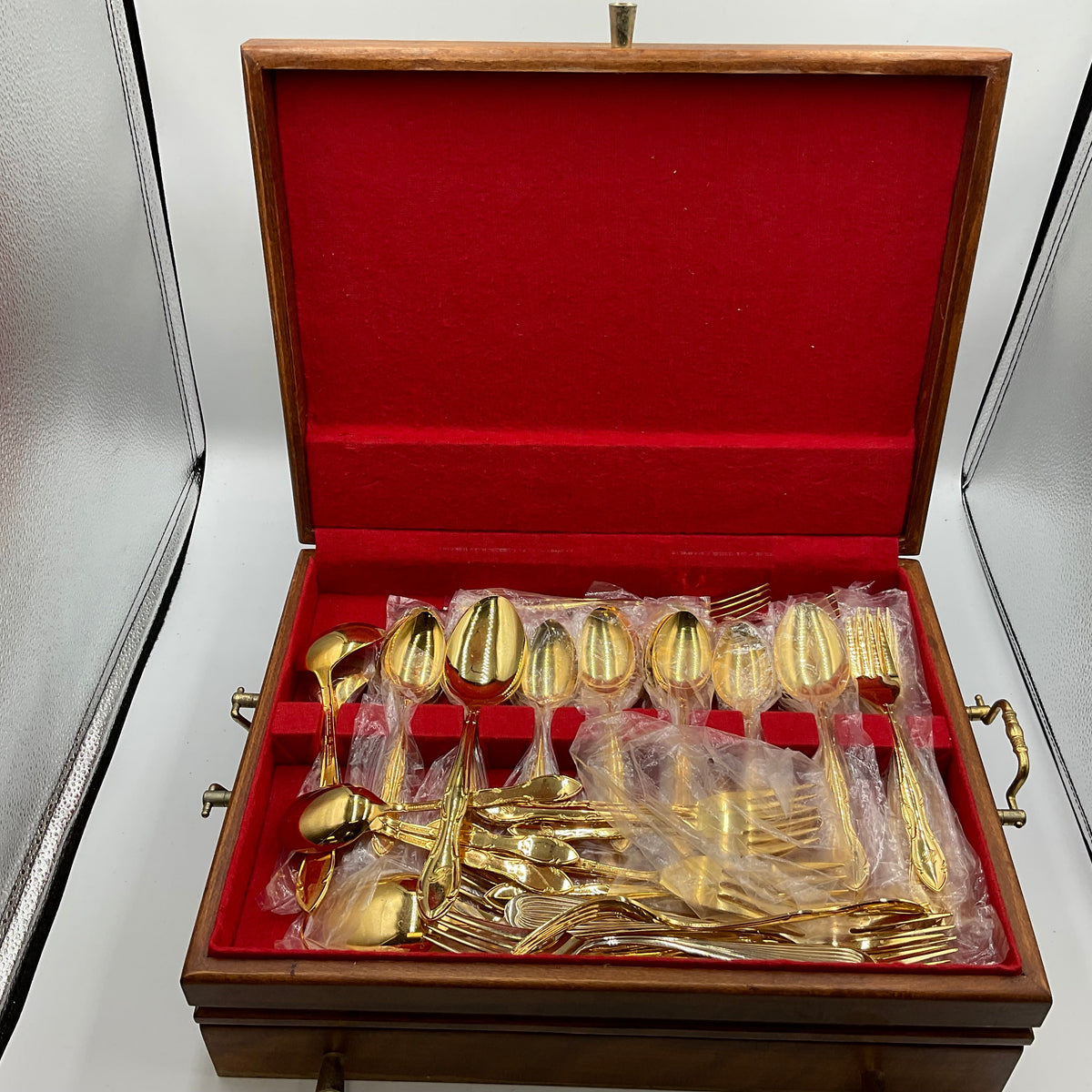 Golden Silverware Set