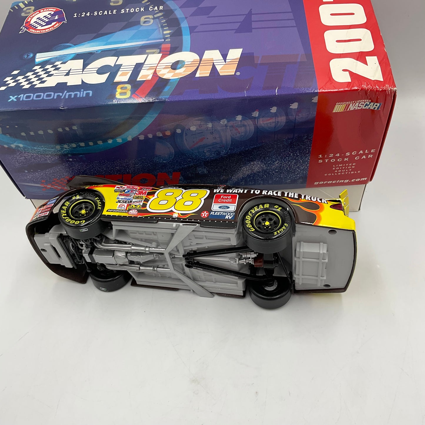 NASCAR Dale Jarrett #88 UPS 1:24 Scale Die Cast Replicia