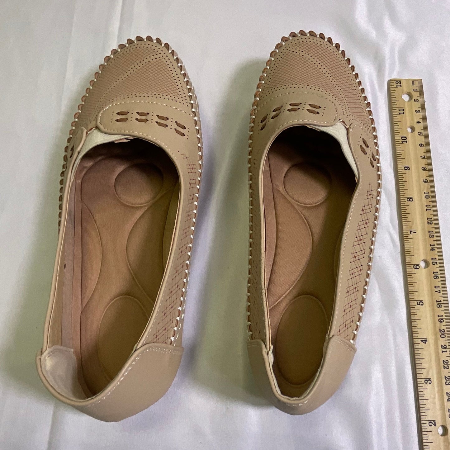 Slip on Square Toe Flat Loafers with a Breathable design in a Cool Beige Color. Size 39 EU/8 US