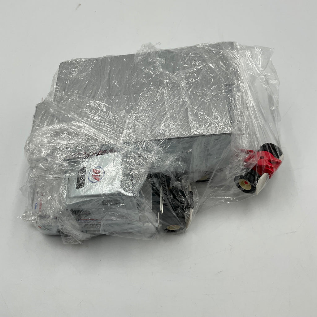 PEM Watkins Motor Lines Volvo Sleeper Cab Double Pup Trailers 1:64 Hartoy
