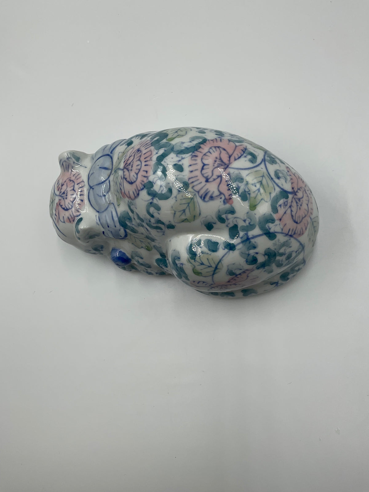 Vintage porcelain cat figurine