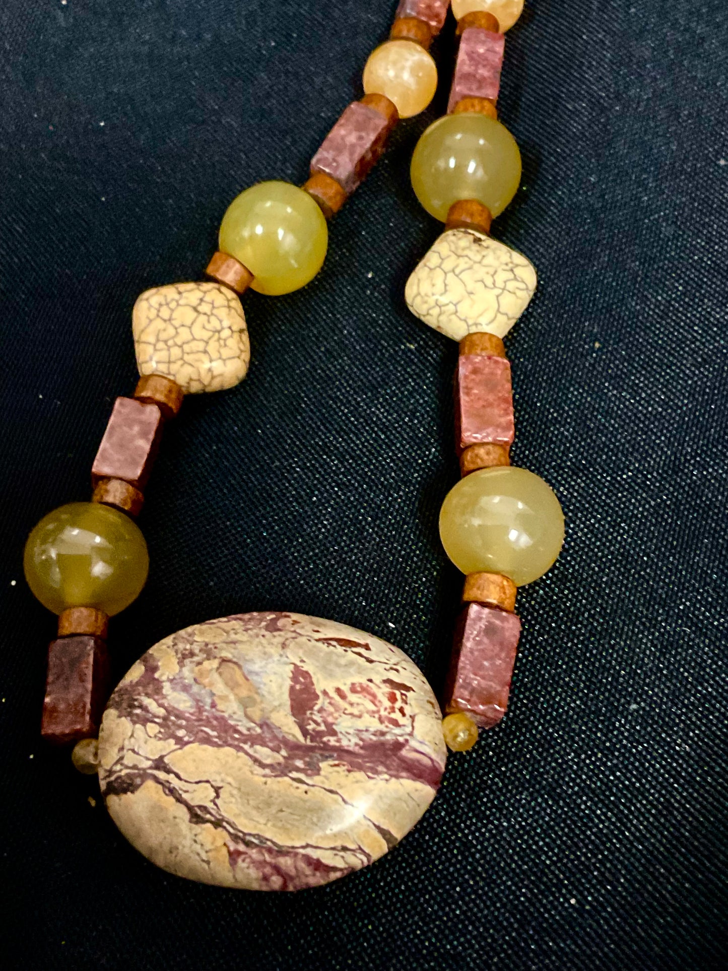 Agates beaded Choker Necklace