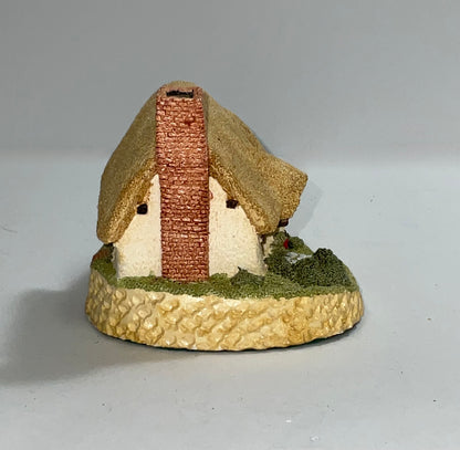 Vintage David Winter Rose Cottage Figurine 1980 - Hand Painted Great Britain