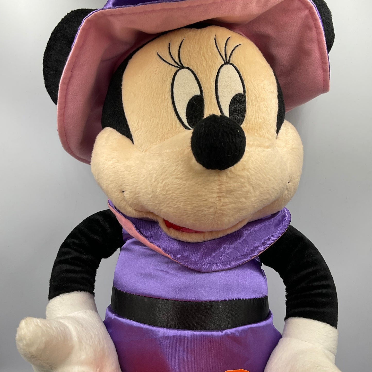 Gemmy Disney’s Halloween Minnie Mouse Plush Porch Greeter 25 inches Tall