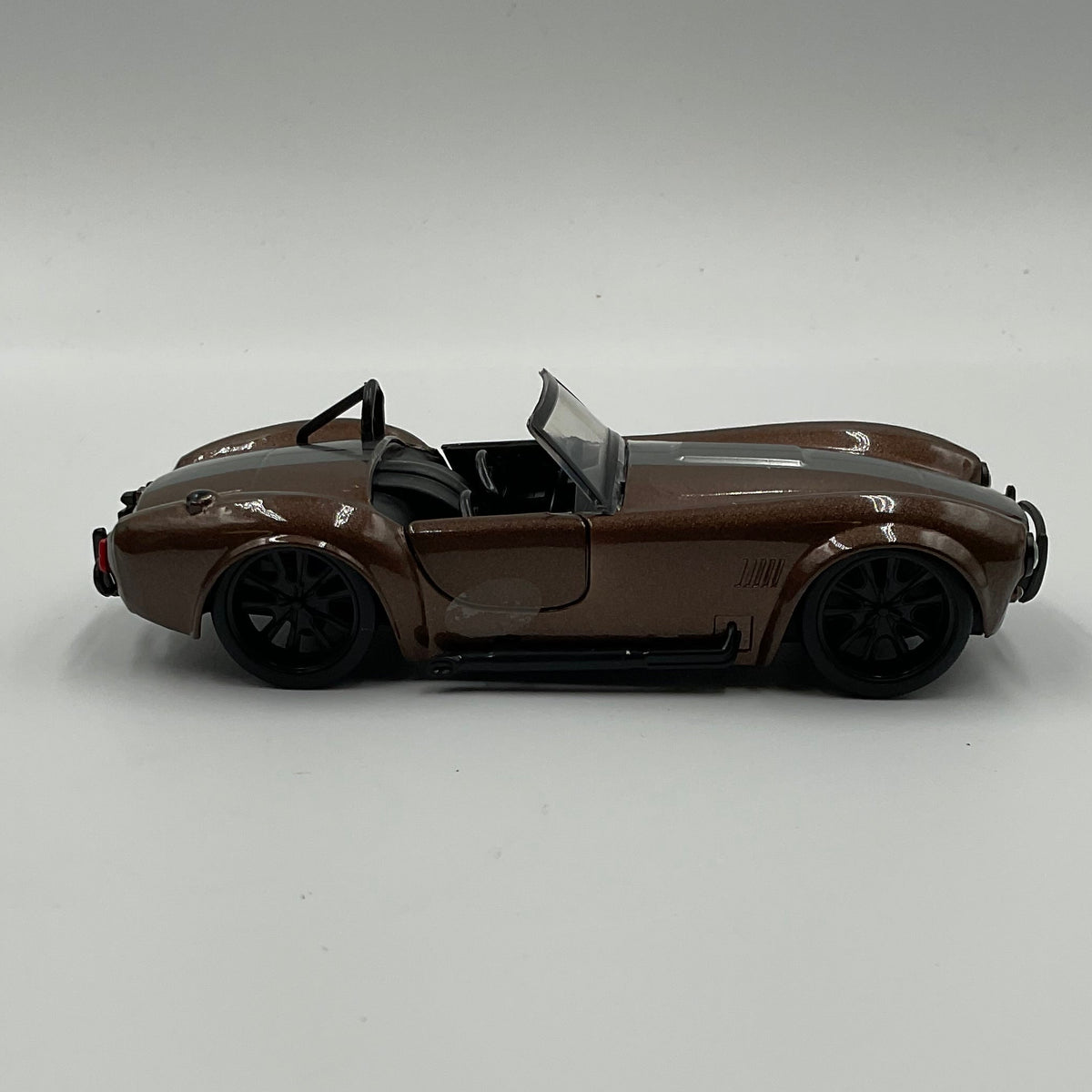Pink Slips Die-Cast 1965 Shelby Cobra Model