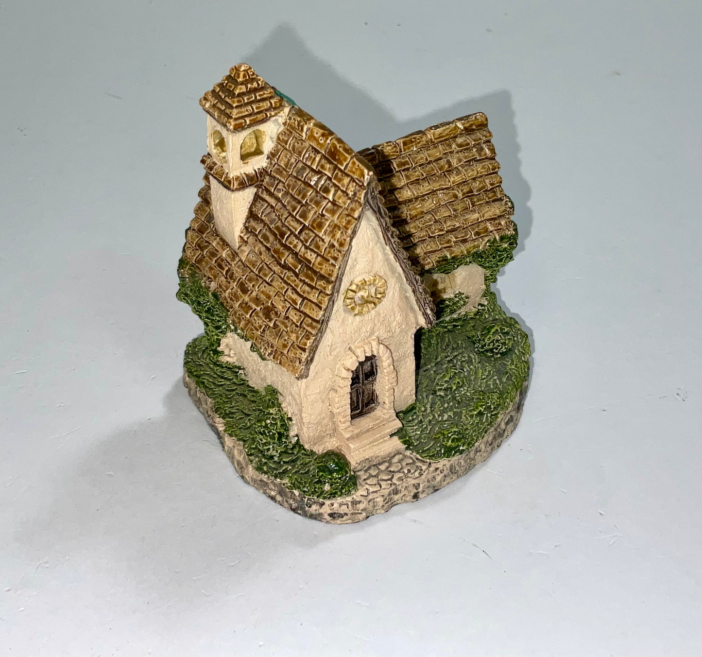 1992 International Resources LLC Cottage home miniature model