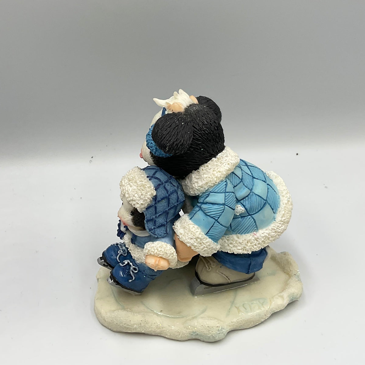 Enesco Mary's Moo Moos Everyone Needs a Hoof To Hold Onto 101077 Ice Skating