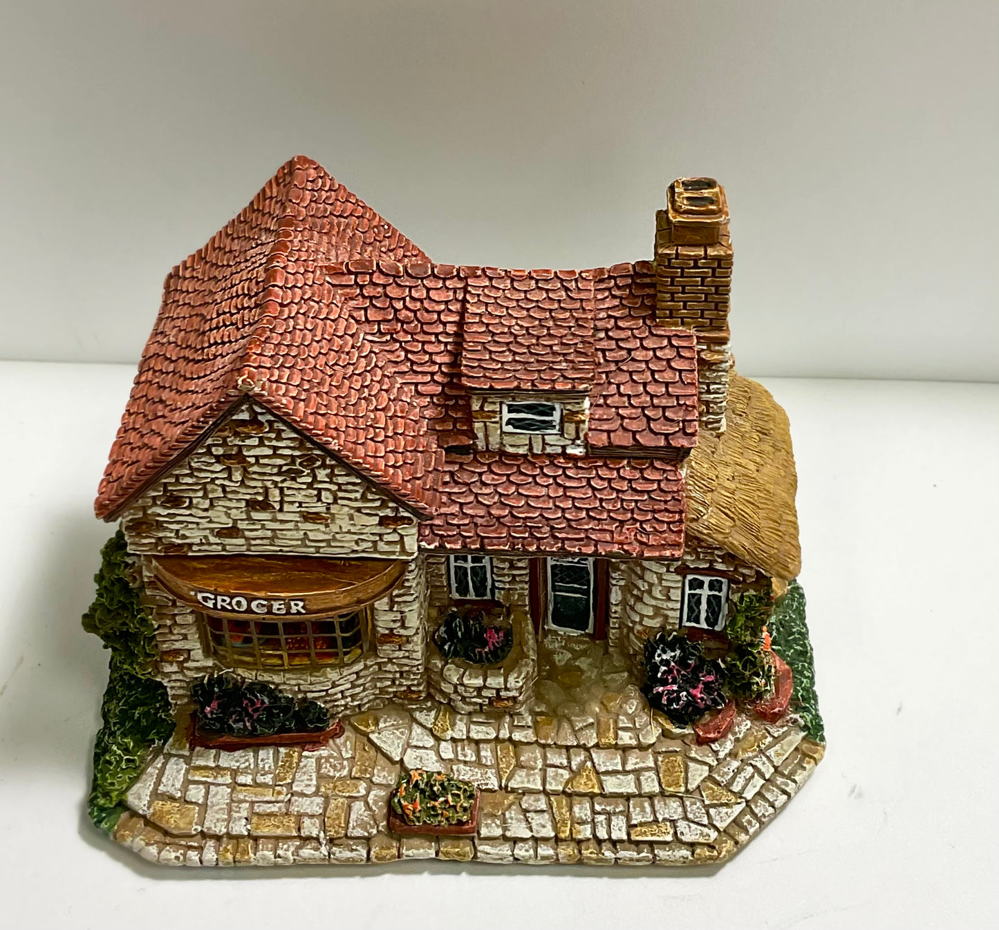 Lilliput Lane "Inglewood" Cottage Miniature Collectible