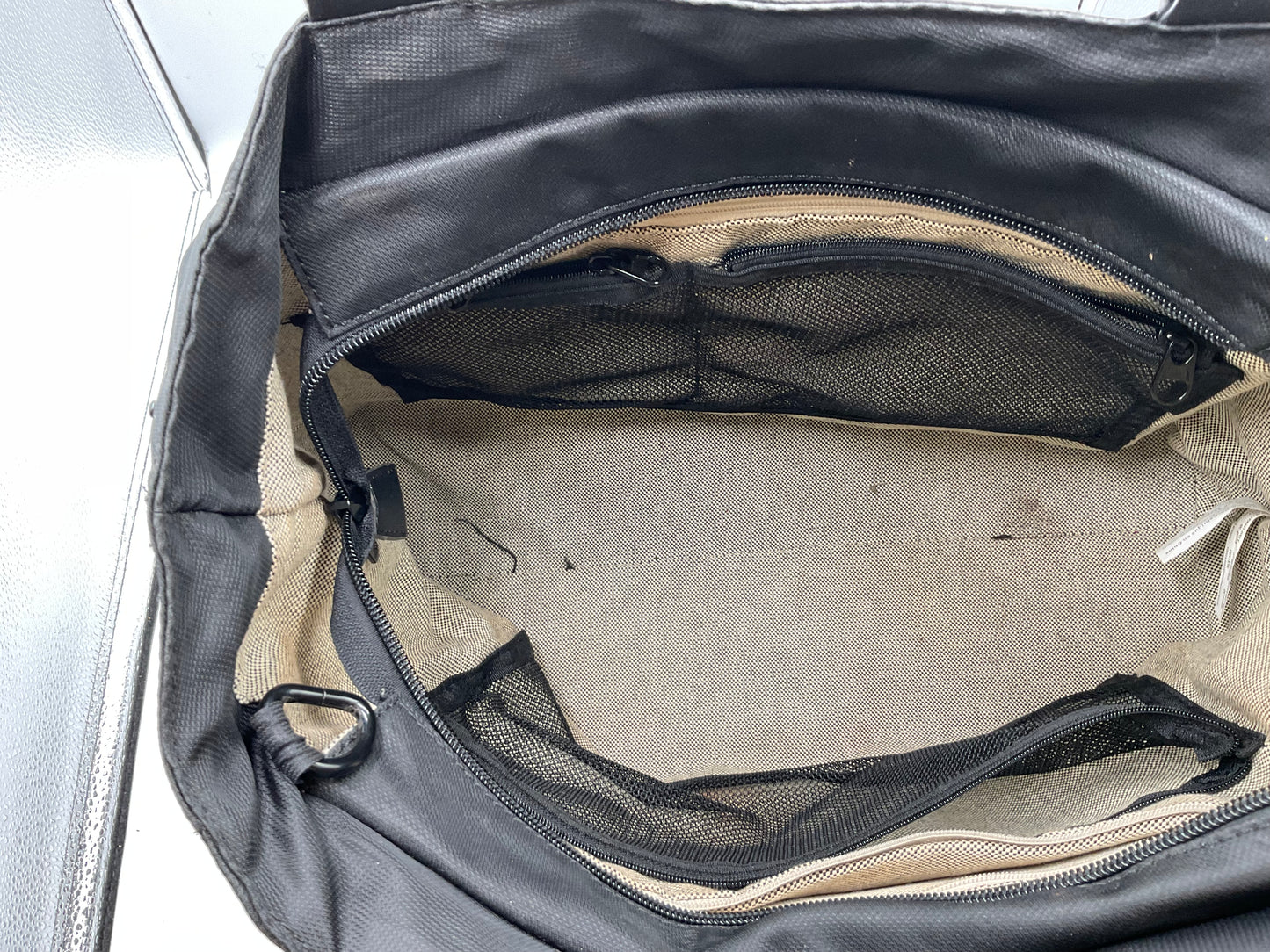 Mouflon Andromeda Black Bag