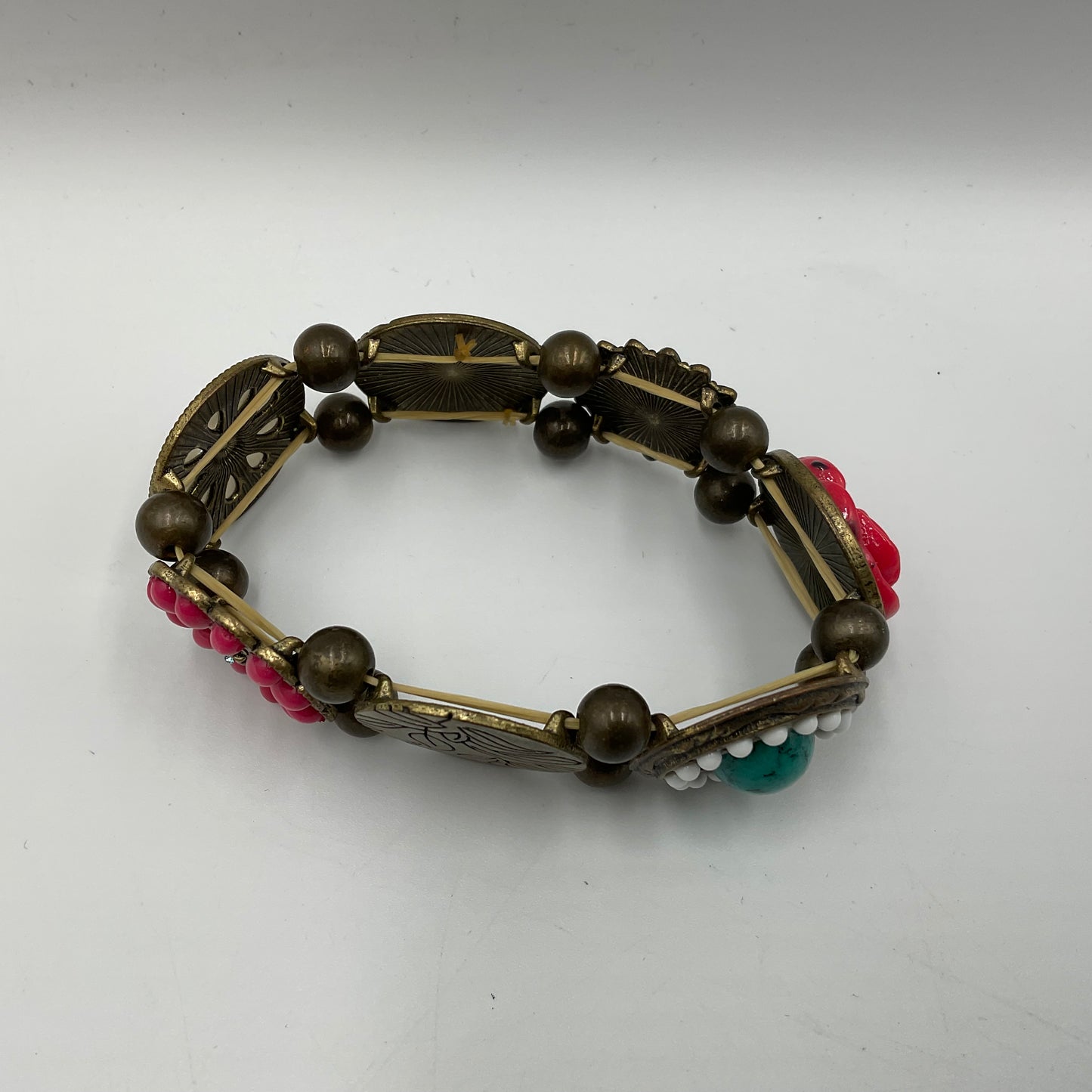 BOHO Style Stretch Bracelet With Flowers