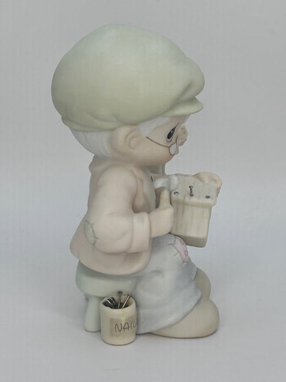 Precious Moments Vintage 1992 Members Only Figurine Only Love Can Make A Home Orig Box