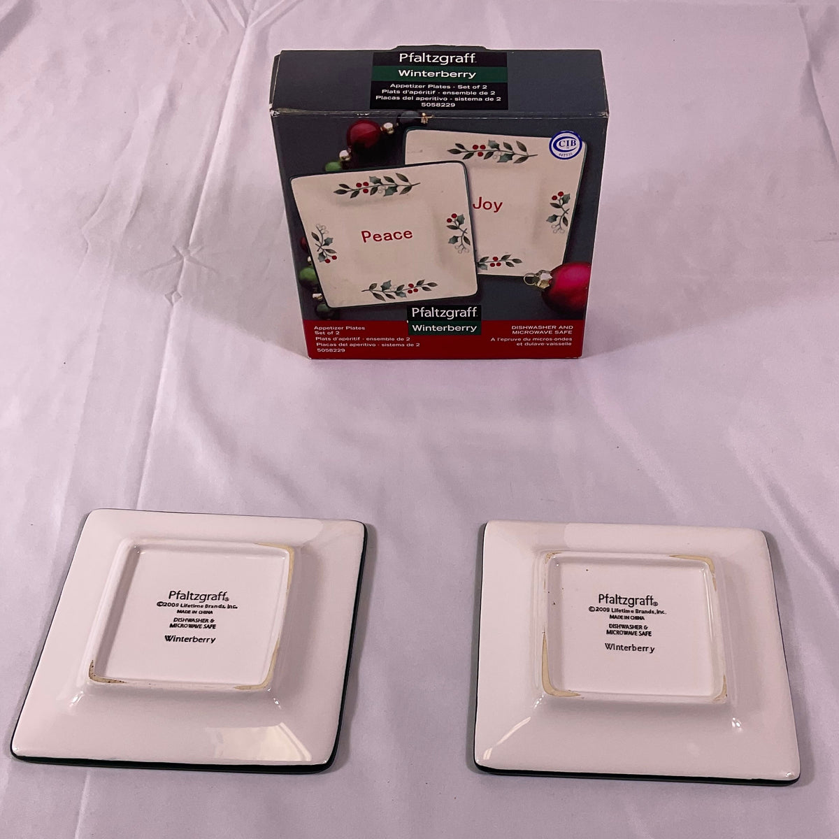 Pfaltzgraff Winterberry Peace Joy 2 Appetizer Plate Set 5.5 Inch Square New in Box