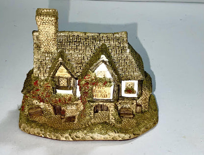 Hogs Head Beer House by David Winter Cottage Collection