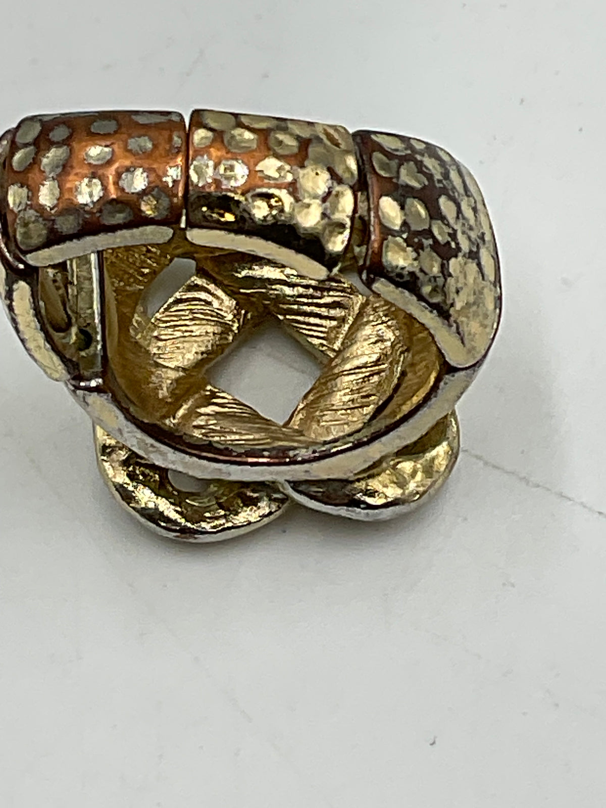 Vintage Gold Tone Sretch Ring Pretzel Design Statement Jewelry