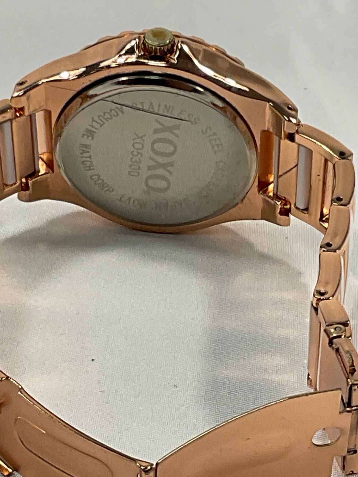 XOXO Two-Tone Rose Gold and White Quartz Women's Watch Excellent Working Condition New Battery
