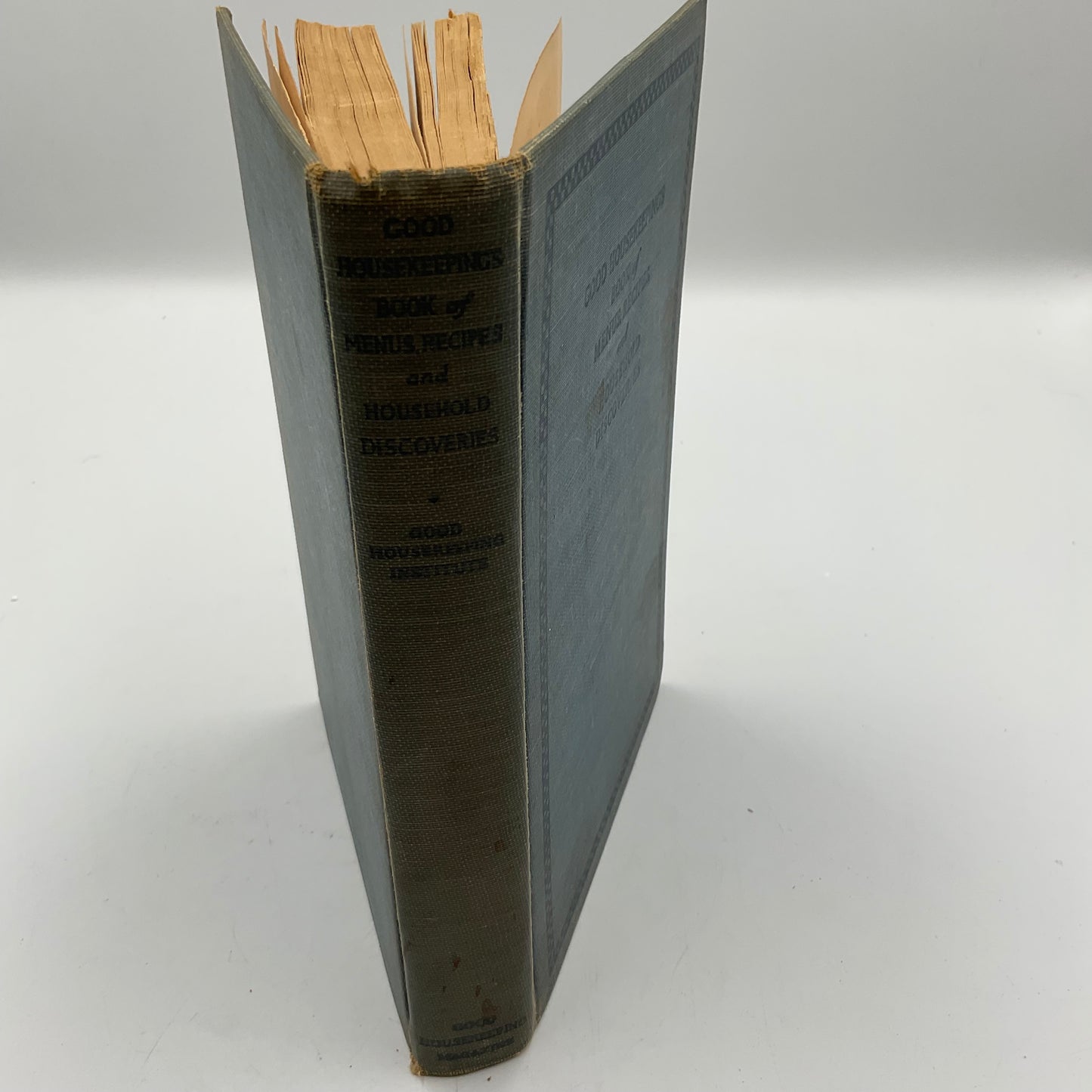 Good Housekeeping's of Menus,Recipes,and Household Discoveries By Good Housekeeping Hardcover Book