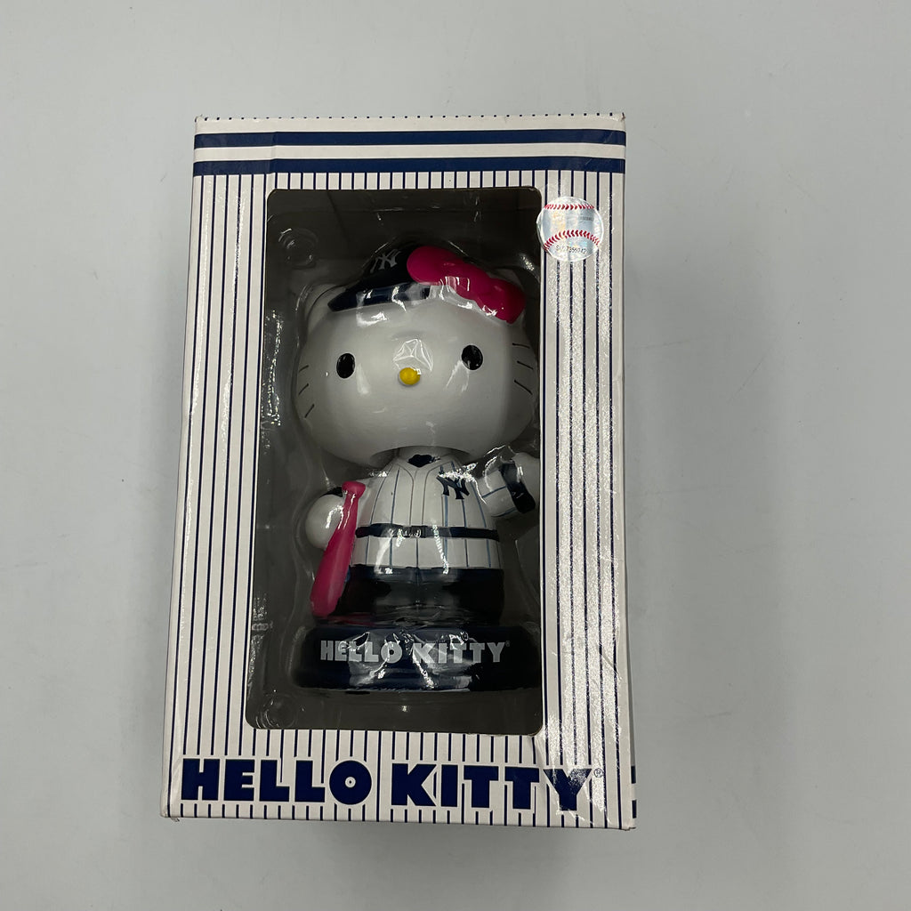 New York Yankees 2014 Japan Sanrio Hello Kitty Bobblehead Limited Edition