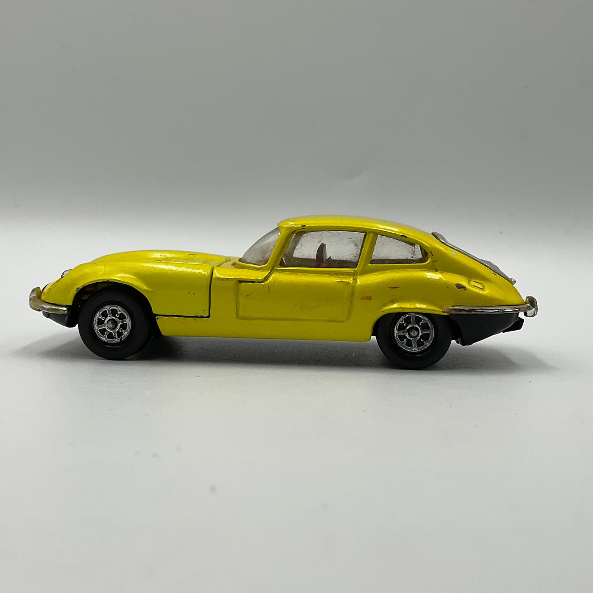 Whizzwheels 1970's 1:43 Yellow Corgi Toys Jaguar E Type V12