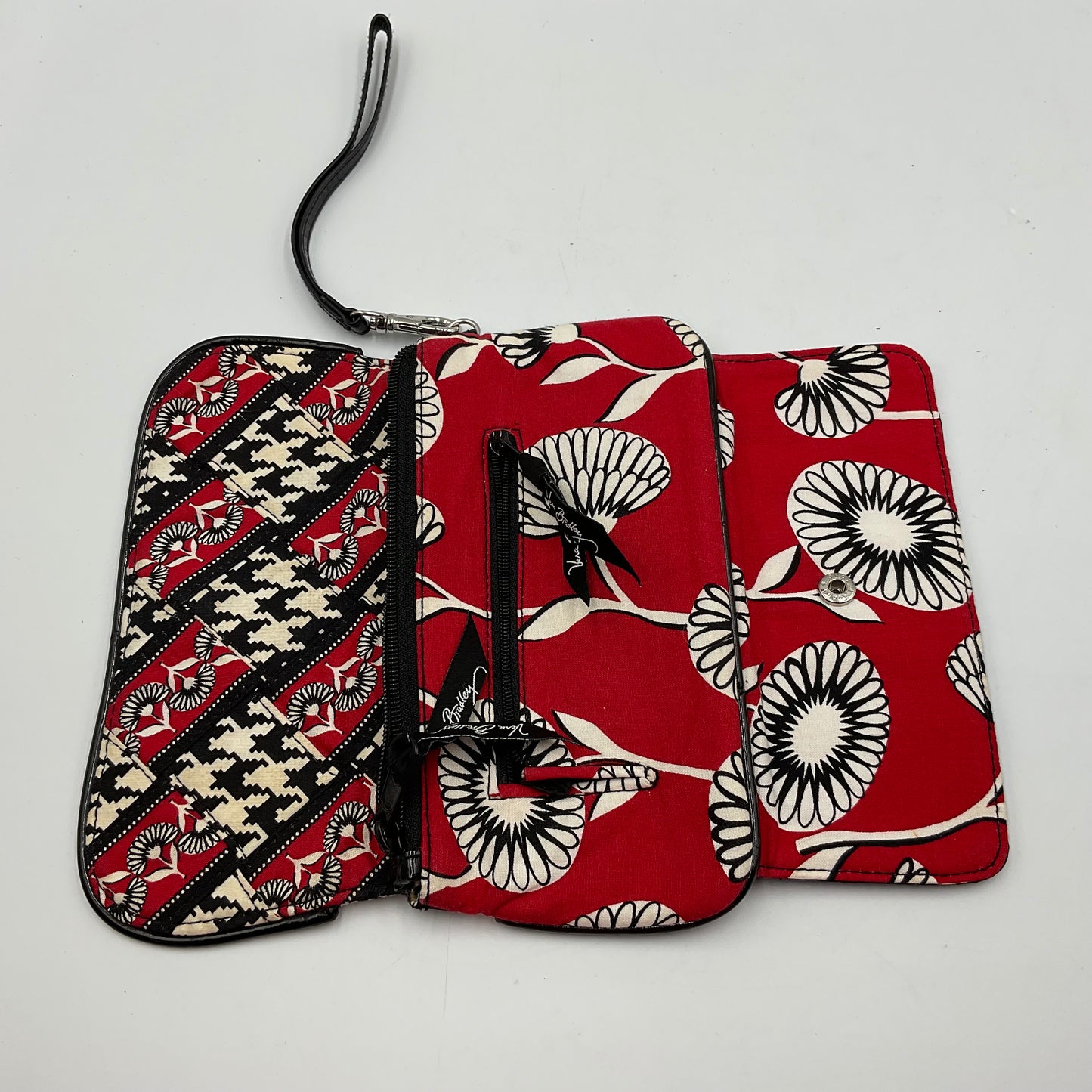 Vera Bradley Deco Daisy zip around Wallet Red/White/Black