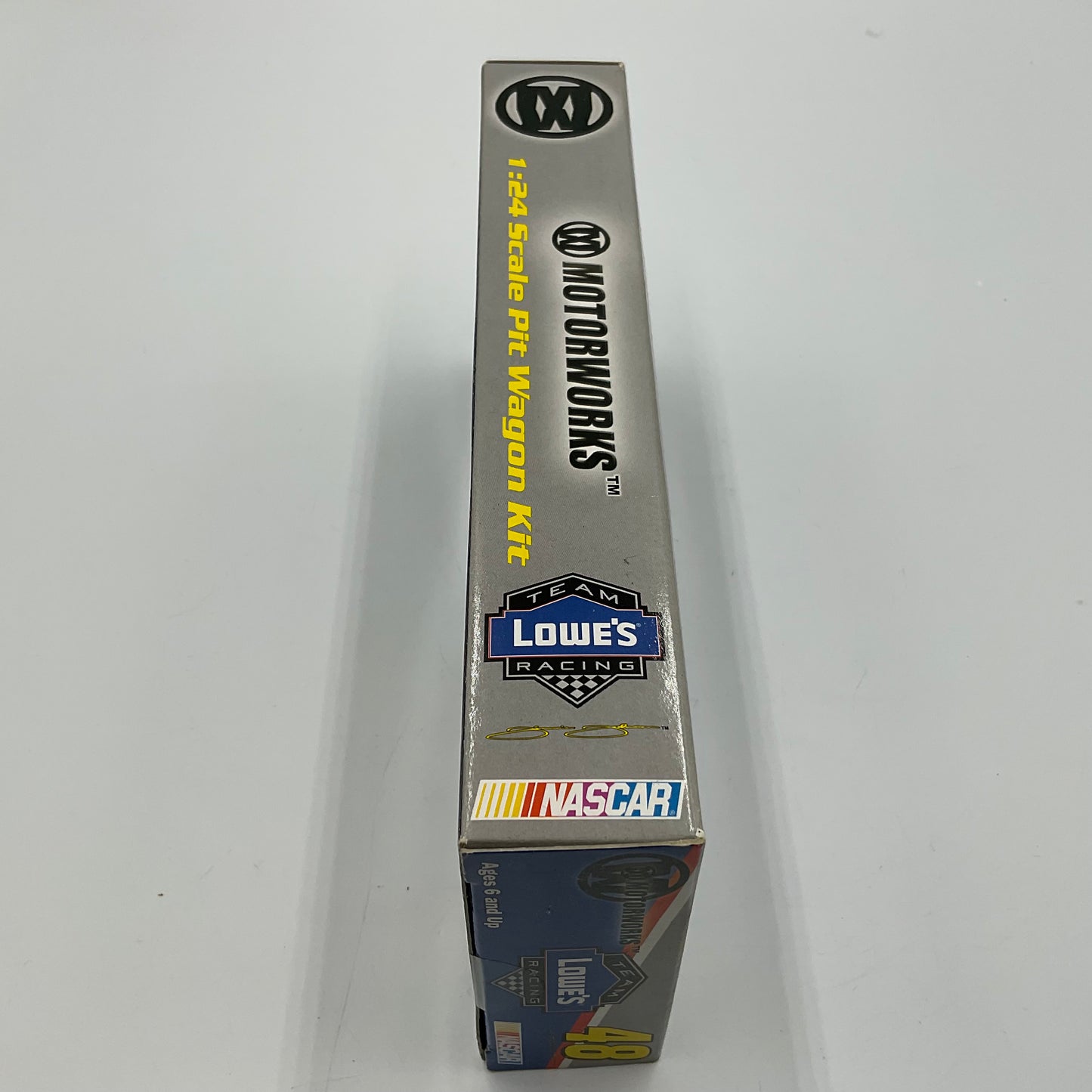 NASCAR Motorworks 1:24 Scale Pit Wagon #48 Jimmie Johnson Unopened