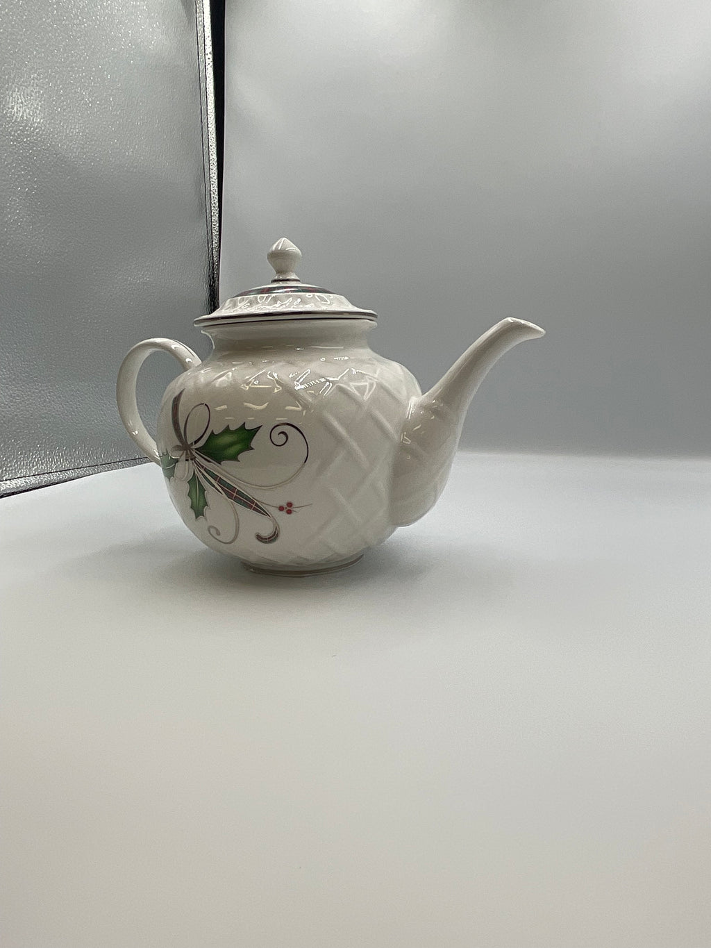 Lenox Teapot Holiday Nouveau Platinum Carved Quilted Holly