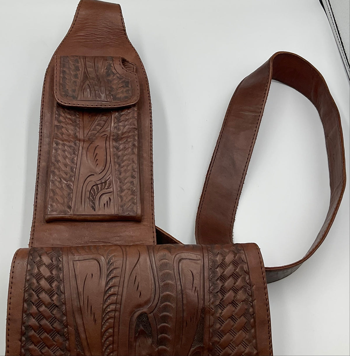 Leaders in Leather Brown Hand Tooled Leather Western Crossbody Messenger Bag