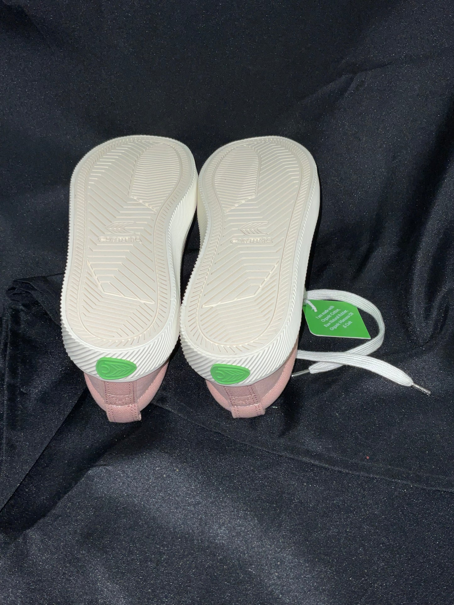 Cariuma Rose Pink Low Top Women's Size 8.5 Canvas Lace Up Cap Toe Sneakers Shoes Brand New