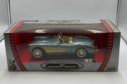 Road Signature 1957 Chevy Corvette Die Cast Model Car 1/18 Scale