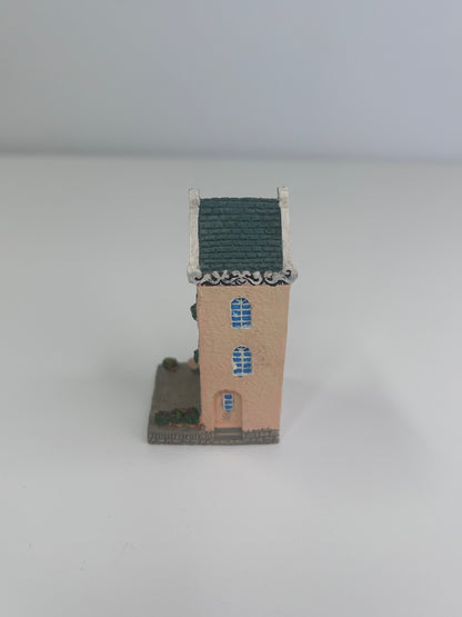 Baileys Vintage 1998 Limited Edition Cafes of the World #2 Collectible Figurine