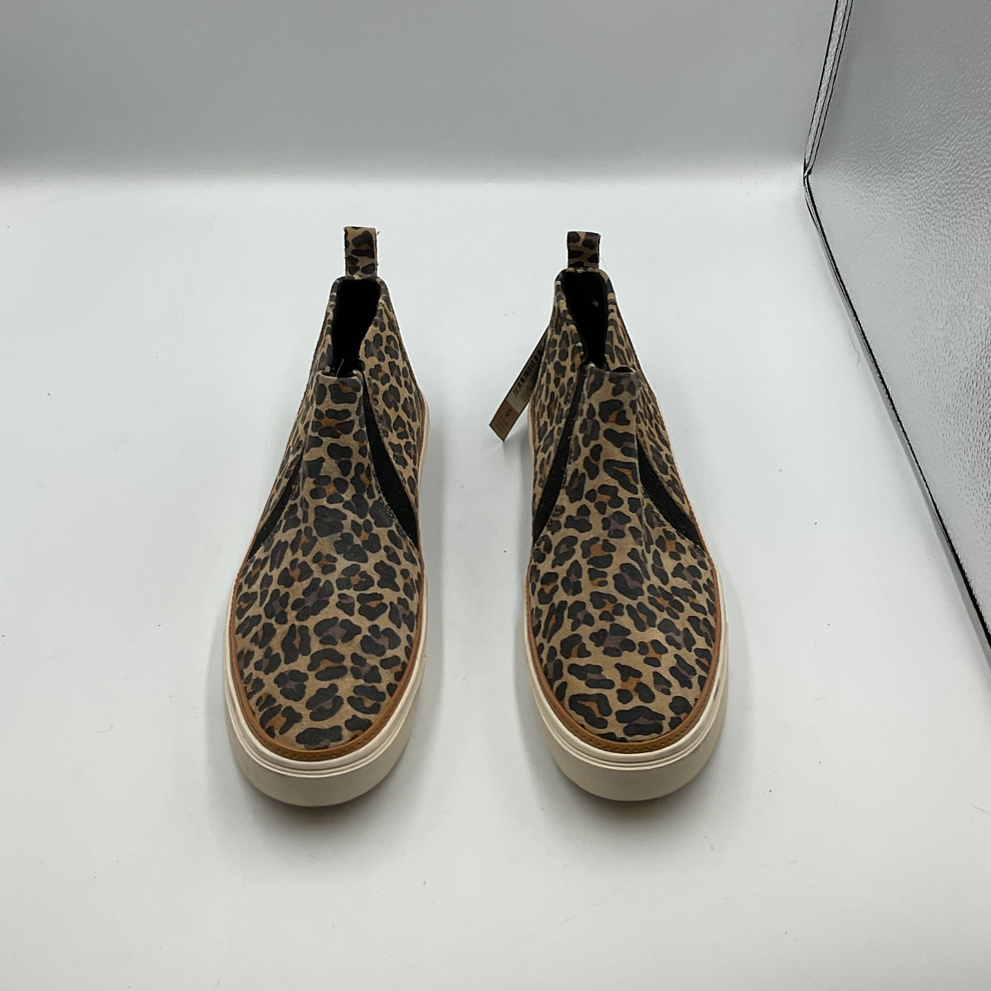 Tom’s Women’s Leopard Shoes 8.5 New