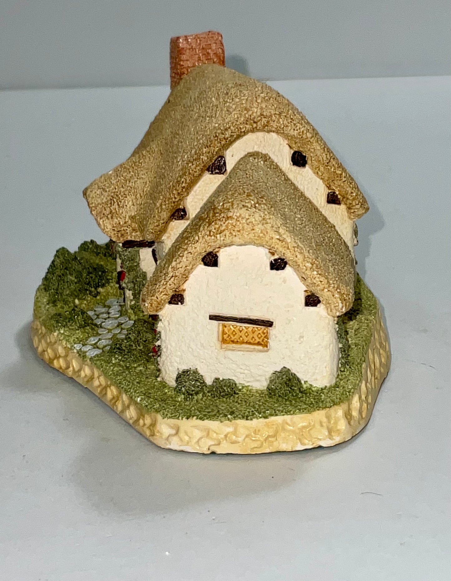 Vintage David Winter Rose Cottage Figurine 1980 - Hand Painted Great Britain