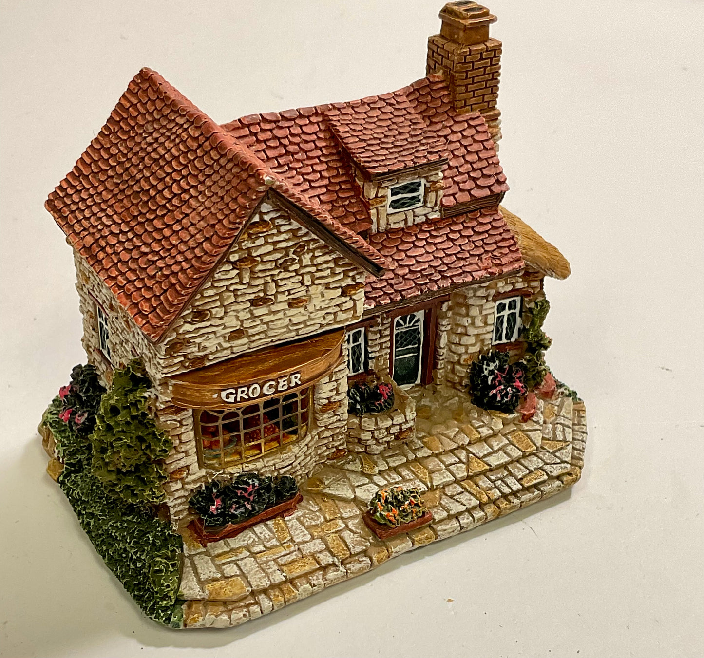 Lilliput Lane "Inglewood" Cottage Miniature Collectible