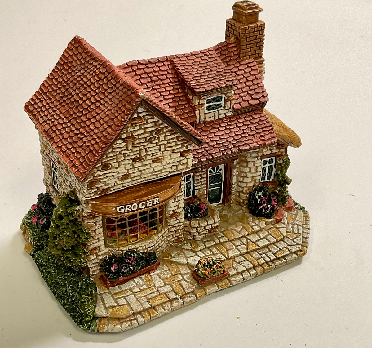 Lilliput Lane "Inglewood" Cottage Miniature Collectible