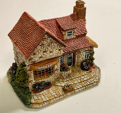 Lilliput Lane "Inglewood" Cottage Miniature Collectible